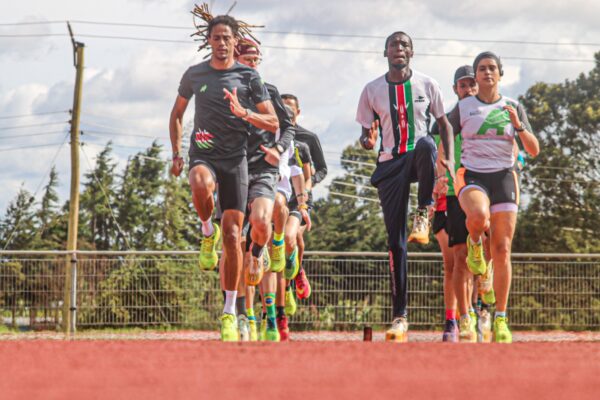 Ademir Paulino and Collins Kibet leading a drills session in Iten